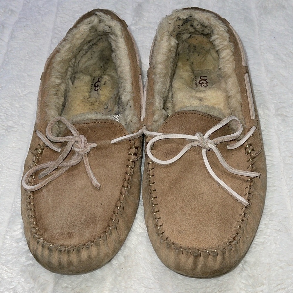 Ugg Dakota slip on